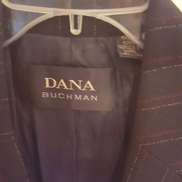 Woman's Suit - Picture 3 of 3